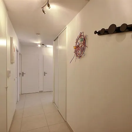 4 Pieces Neuf, Lumineux, Avec Balcon, Garage Et A 800m Du Funiculaire - Fr-1-411-673 * Bourg-Saint-Maurice